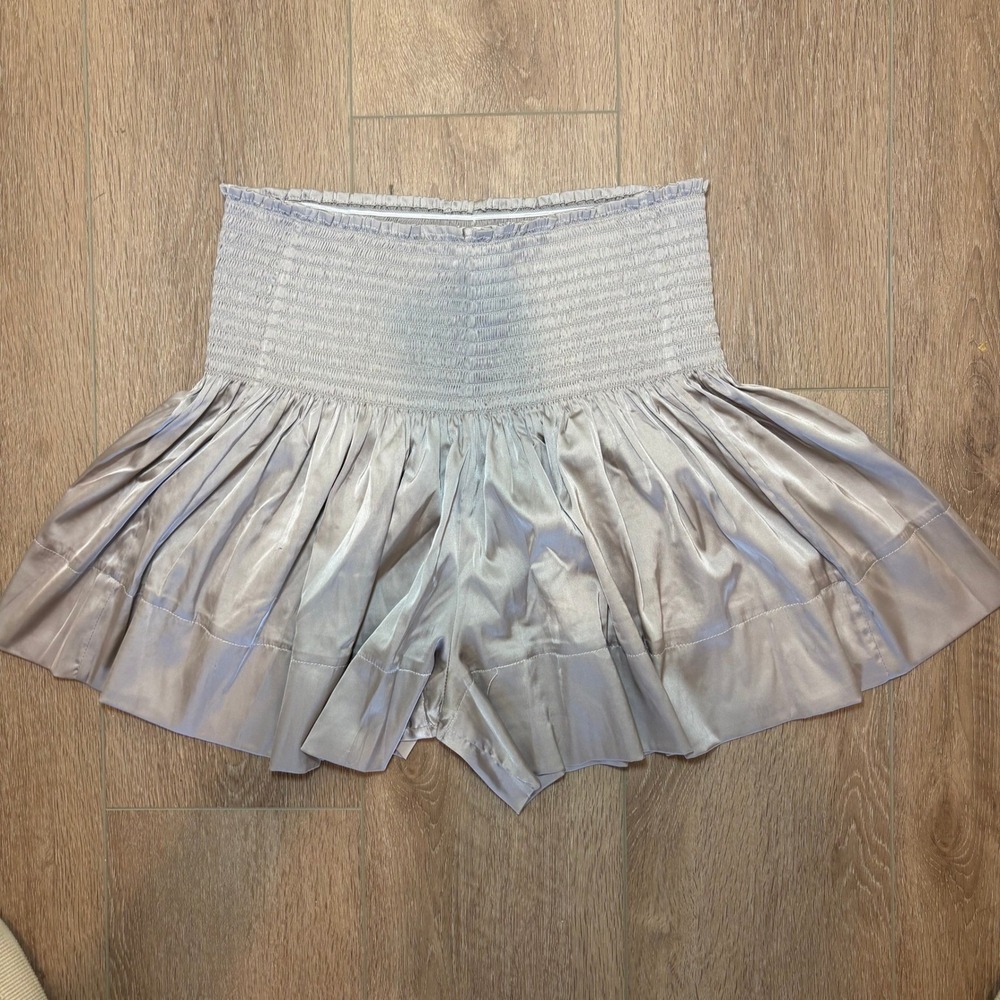 Natural Life Silver Satin Smocked Waist Ruffle Mini Skort Shorts Womens Small - Picture 2 of 9